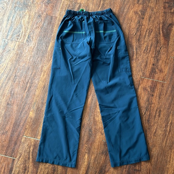 Carhartt scrubs - Picture 6 of 7